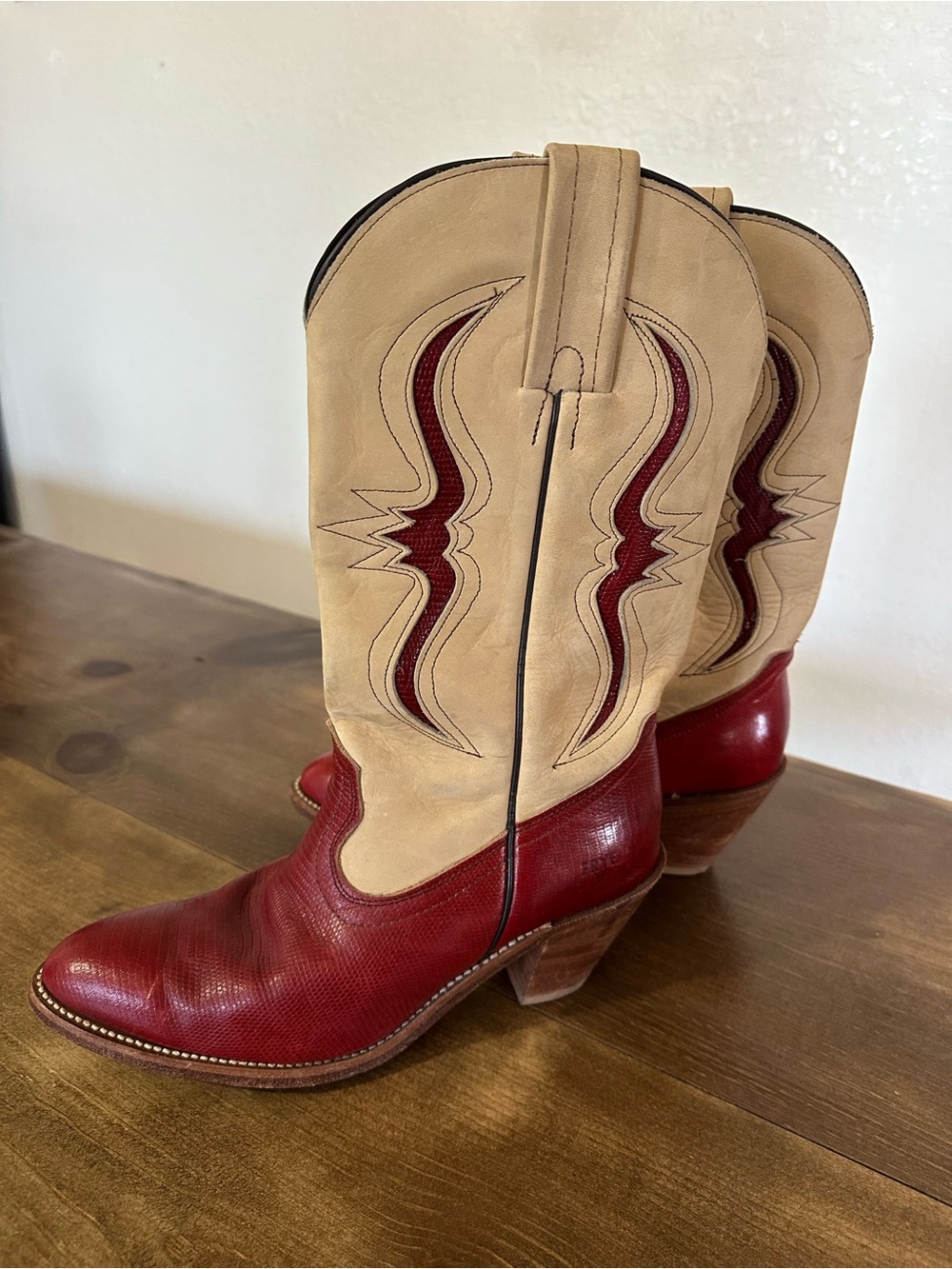 Frye Two-Tone Cream and Burgundy Leather Western Boots - Picture 4 of 6